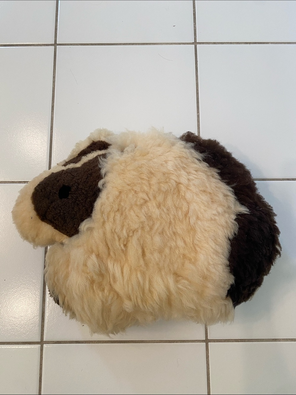Plush Small Pet Hideout Bed in Cream and Brown